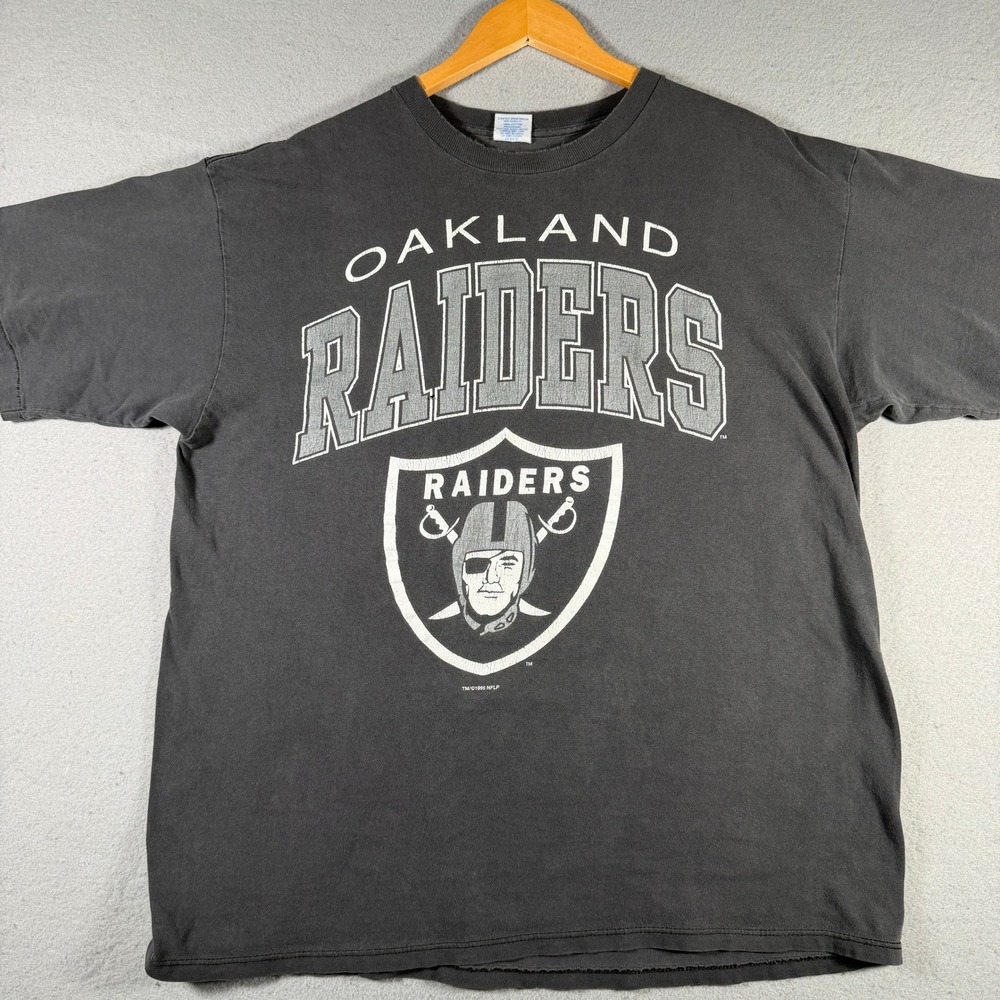Vintage Starter Oakland Raiders NFL Graphic T-Shirt Mens XL Black 1995 USA Made
